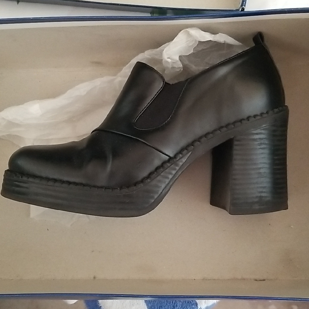 SO Black Heels with Chunky Block Design